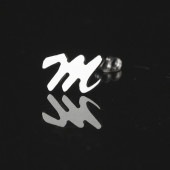 フレンチstyle(プラチナ)イニシャルピアス