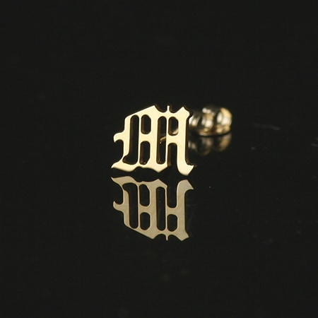 イングランドstyle(K10イエローゴールド)イニシャルピアス