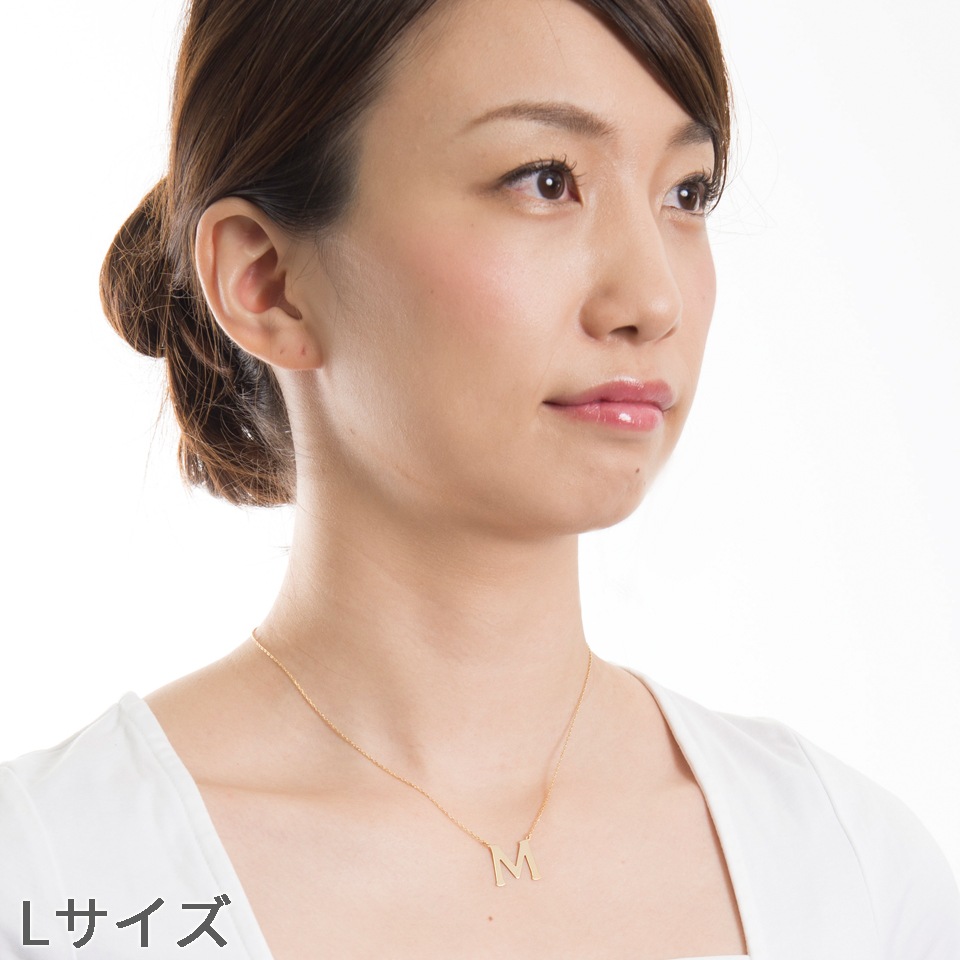 ハリウッドstyle(K18ホワイトゴールド)イニシャルネックレス