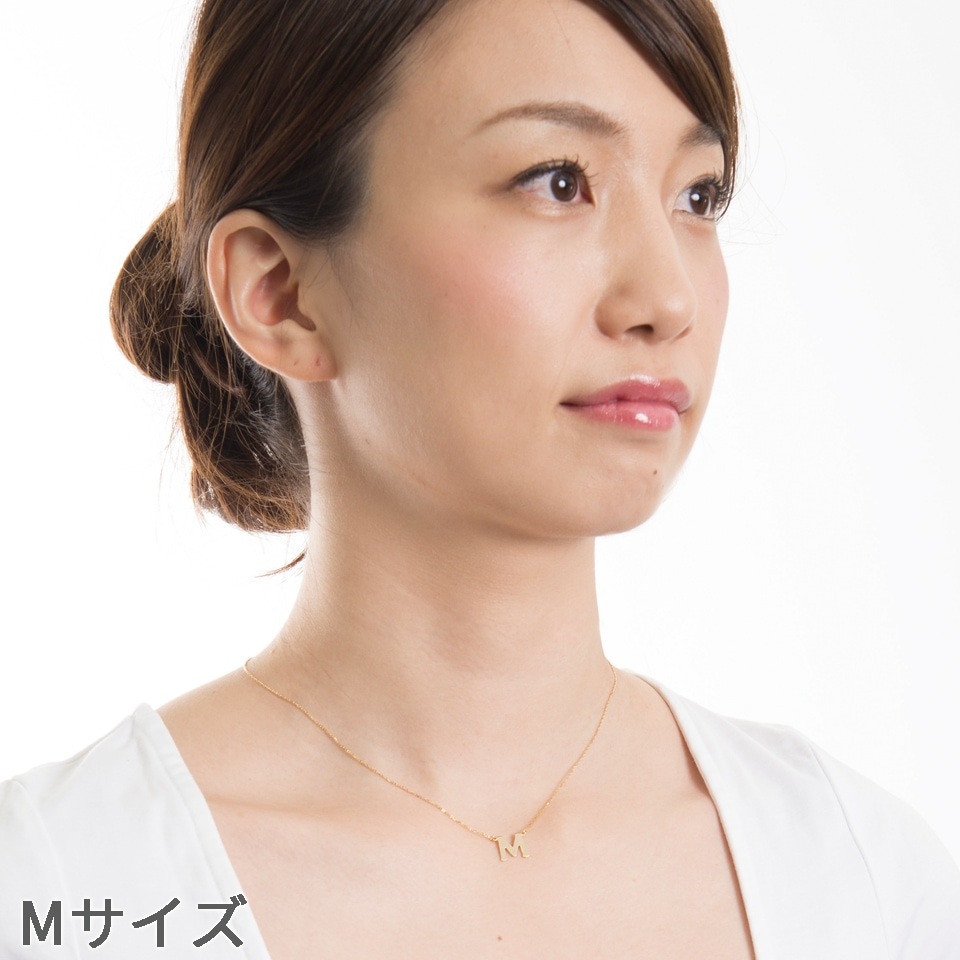 ハリウッドstyle(K10ホワイトゴールド)イニシャルネックレス