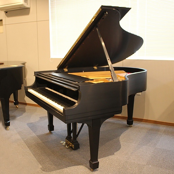 STEINWAY & SONS 　M-170 中古　リニューアル済み 