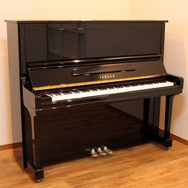 YAMAHA U300 中古　リニューアル済み 