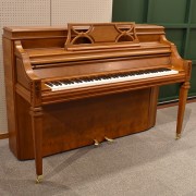 STEINWAY & SONS 　F40