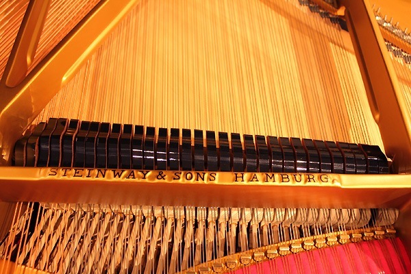 STEINWAY & SONS 　A-188