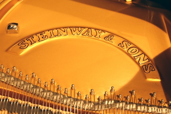 STEINWAY & SONS 　A-188