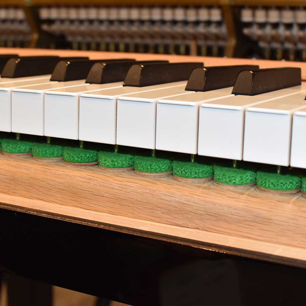 STEINWAY & SONS 　B-211