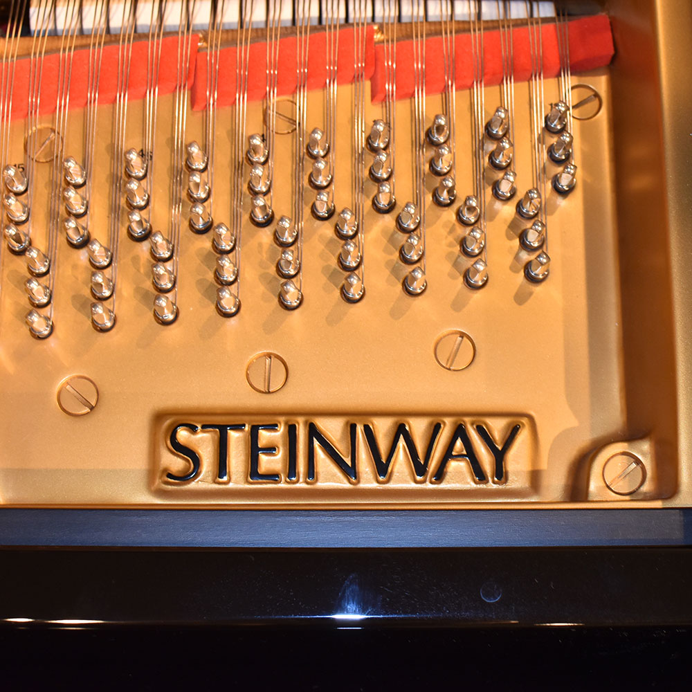 STEINWAY & SONS 　B-211