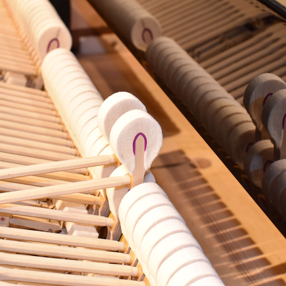 STEINWAY & SONS 　B-211