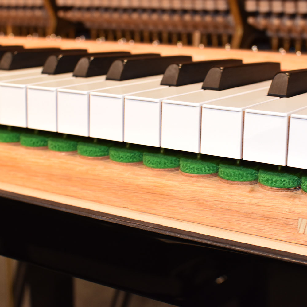 STEINWAY & SONS 　B-211