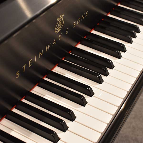 STEINWAY & SONS　 (NY)　 M-170