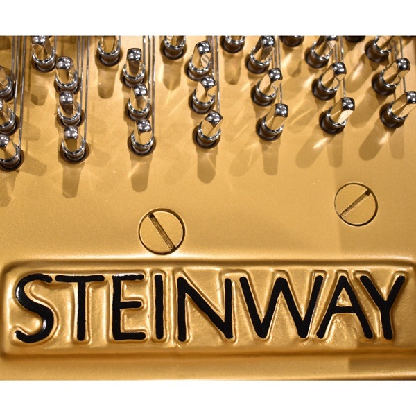 STEINWAY & SONS 　B-211