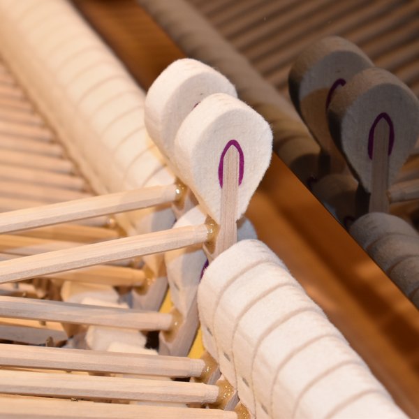 STEINWAY & SONS 　B-211