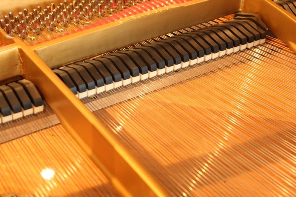 STEINWAY & SONS 　M-170