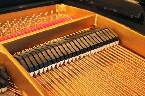 STEINWAY & SONS 　M-170