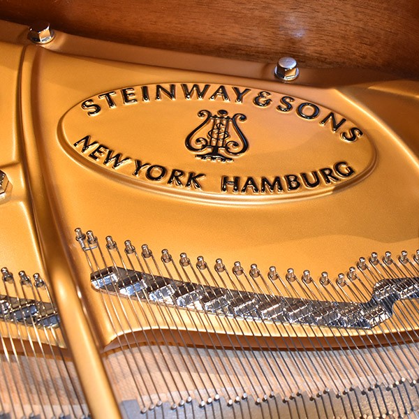 STEINWAY & SONS 　D-274
