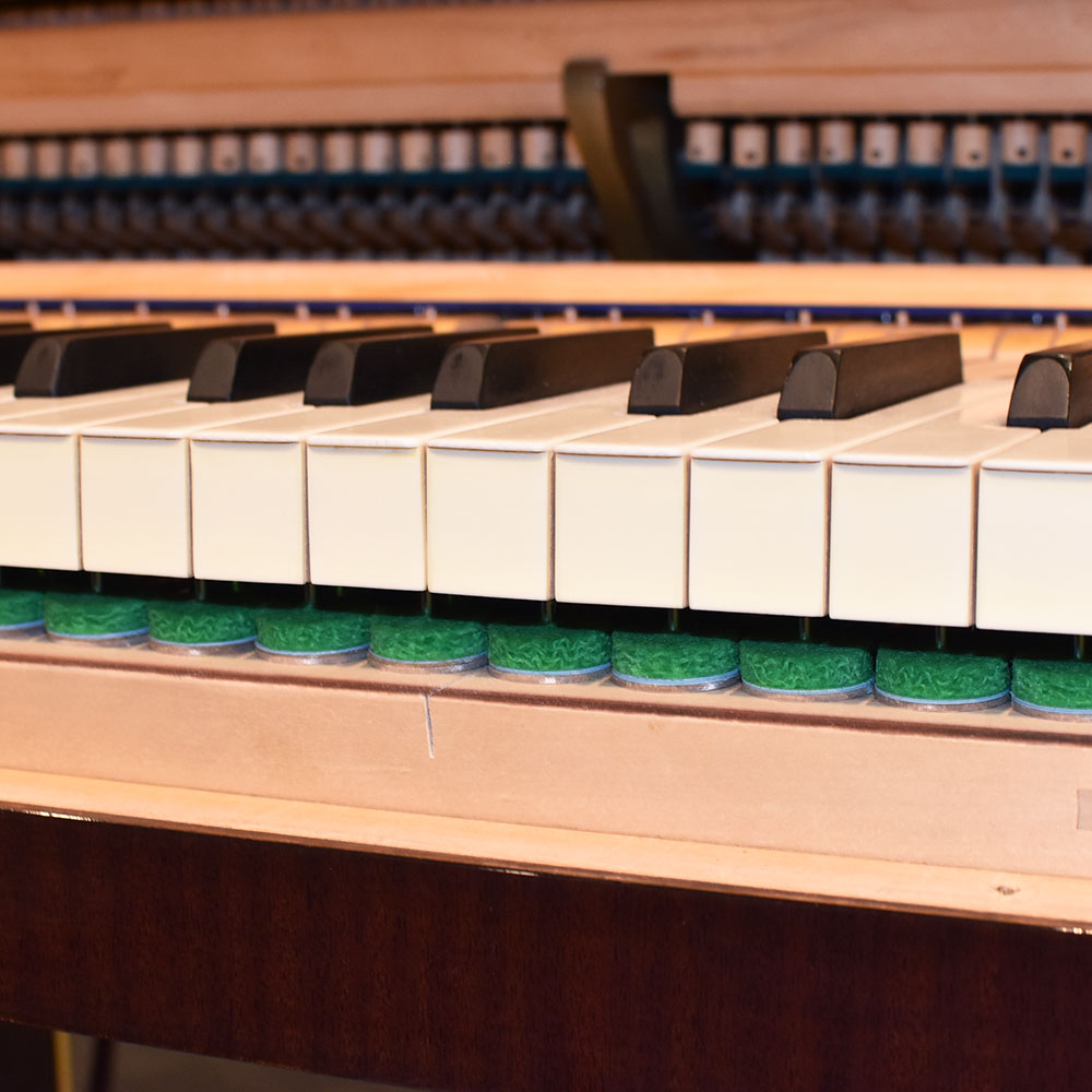 Bösendorfer Model 200