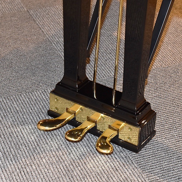 STEINWAY & SONS 　B-211