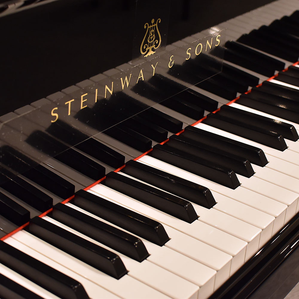 STEINWAY & SONS 　O-180