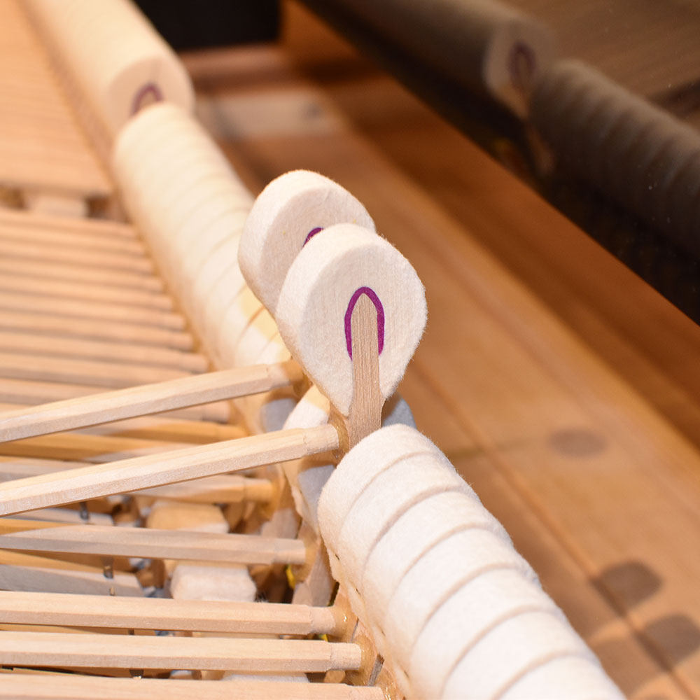 STEINWAY & SONS 　O-180