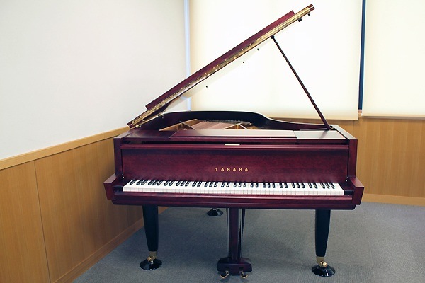 YAMAHA G2B アントニン・レーモンドモデル