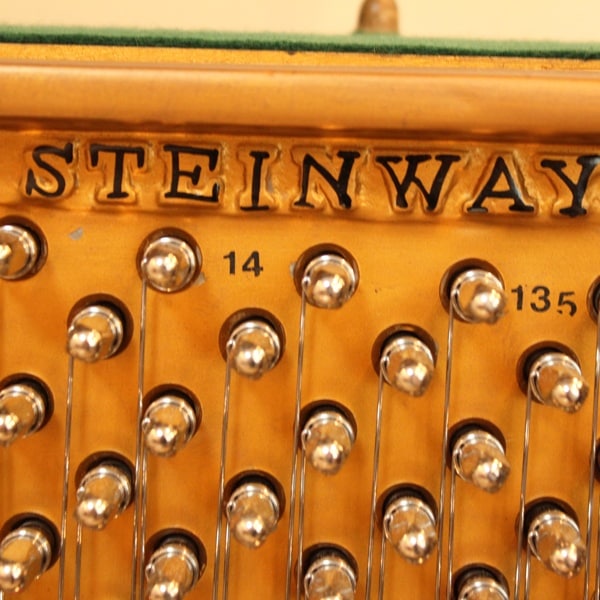 STEINWAY & SONS 　Z-114