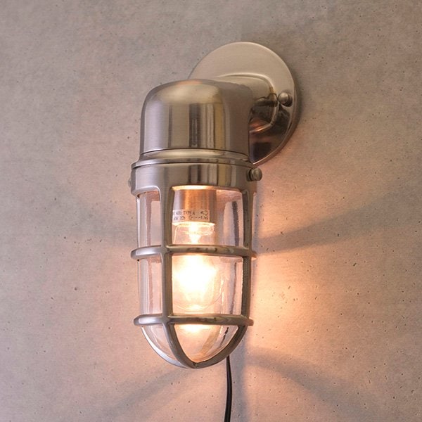 ヴィンテージ・ウォールランプ1灯「サブマリン ラウンド」・ブラッシュニッケル