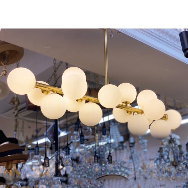 ガラスボールシェード デザイン照明 16灯 ブラック／ゴールド (W900×H260mm)