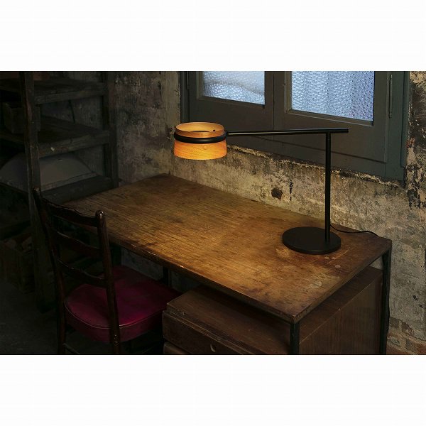 【FARO BARCELONA】「LOOP」テーブルライト1灯・木目調&ブラック（W220×H450mm）クリップ付き