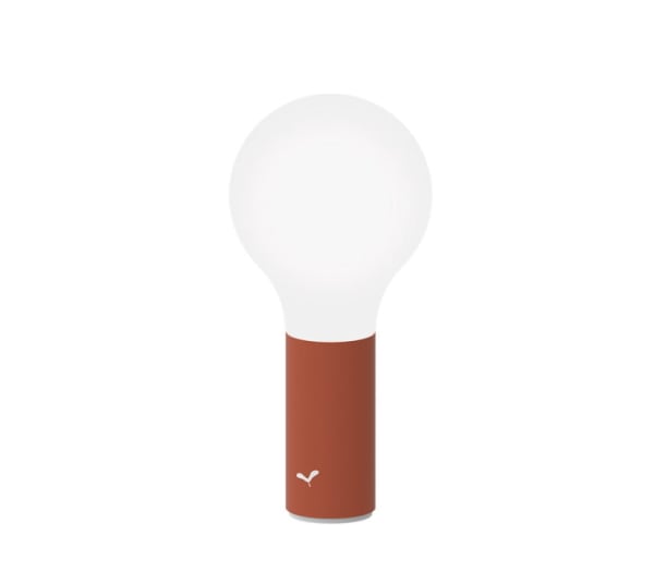 【Fermob】北欧デザイン照明「Aplô portable lamp H24, red ochre」テーブルライト(Φ118×H249mm)