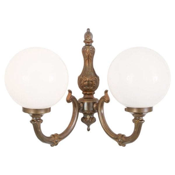 【Mullan】アイルランド「Ben Two-Arm Ornate Brass」ウォールライト2灯 Opal Glass Globe(H300×
W330ｍm)