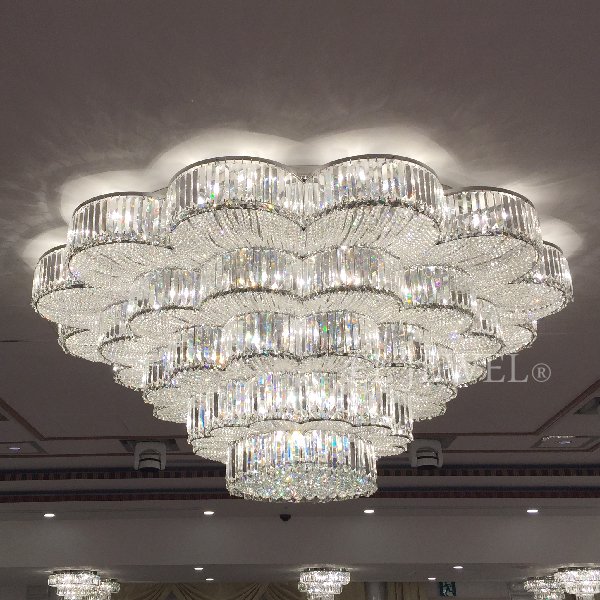 シーリングシャンデリア 100灯 クローム(W2000×H800mm)