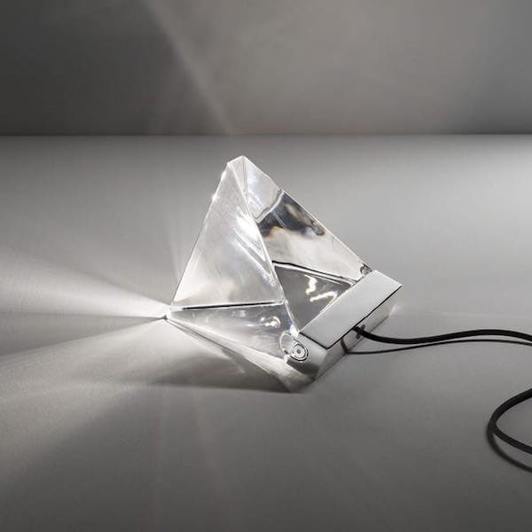 【Fabbian】イタリア デザイン照明 テーブルライト 「TRIPLA」ポリッシュアルミニウム／アンスラサイト／ブロンズ（W98×D88×H75mm）