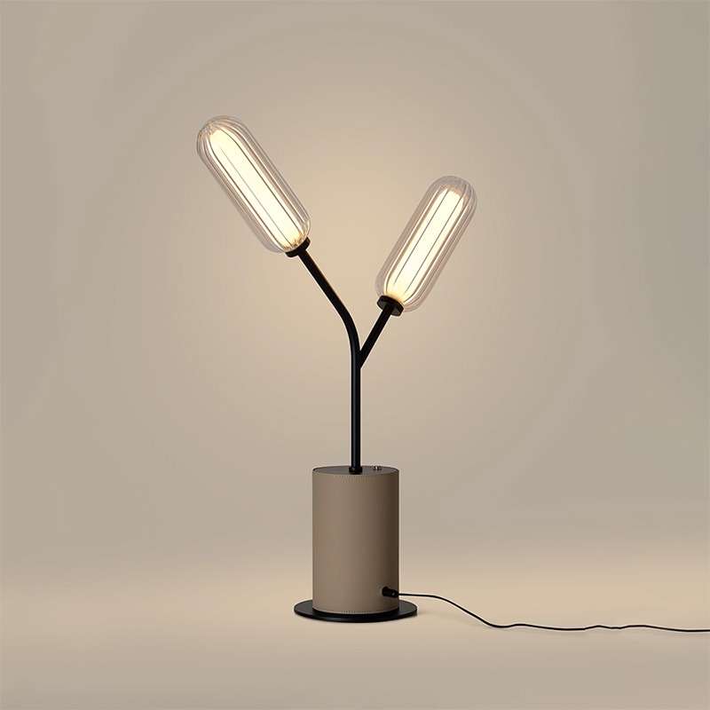 【aromas】 スペイン・インテリア照明「LARI」テーブルライト ブラック／ブラウン／グレー／オレンジ (H695mm)