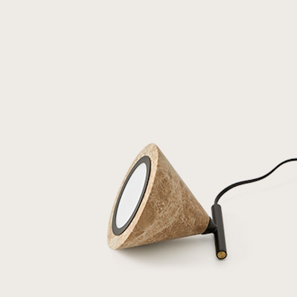 【aromas】 スペイン・インテリア照明「ICONIC」テーブルライト ブラック／ゴールド (W140×H100mm)