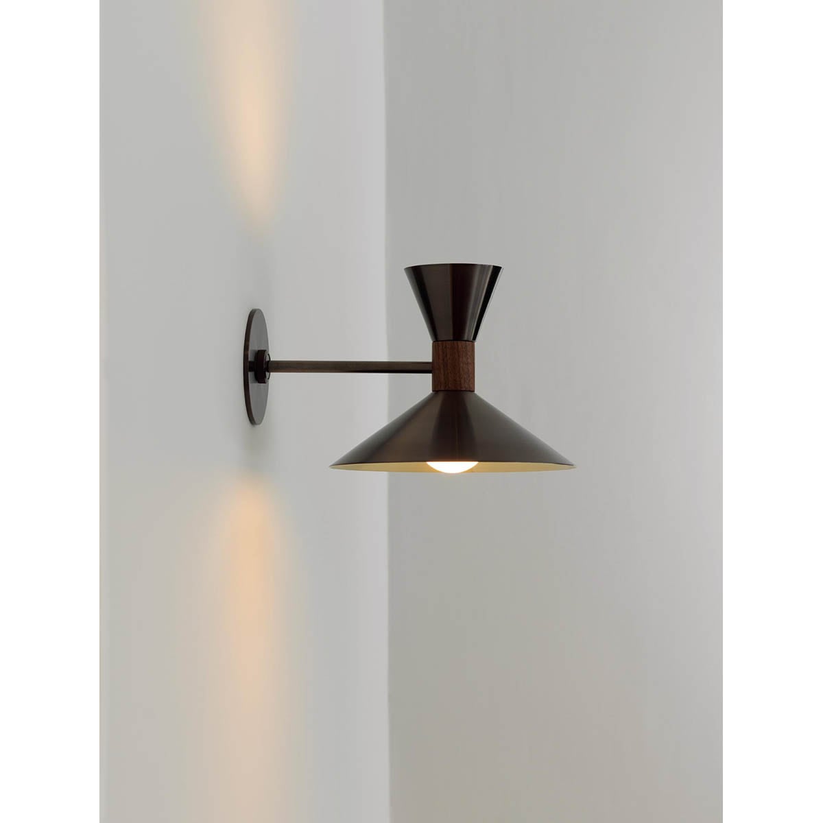 【ALLIED MAKER】 アメリカ・インテリア照明「Dual Cone Sconce」ウォールライト 2灯 カスタムカラー (W254×D324×H204mm)