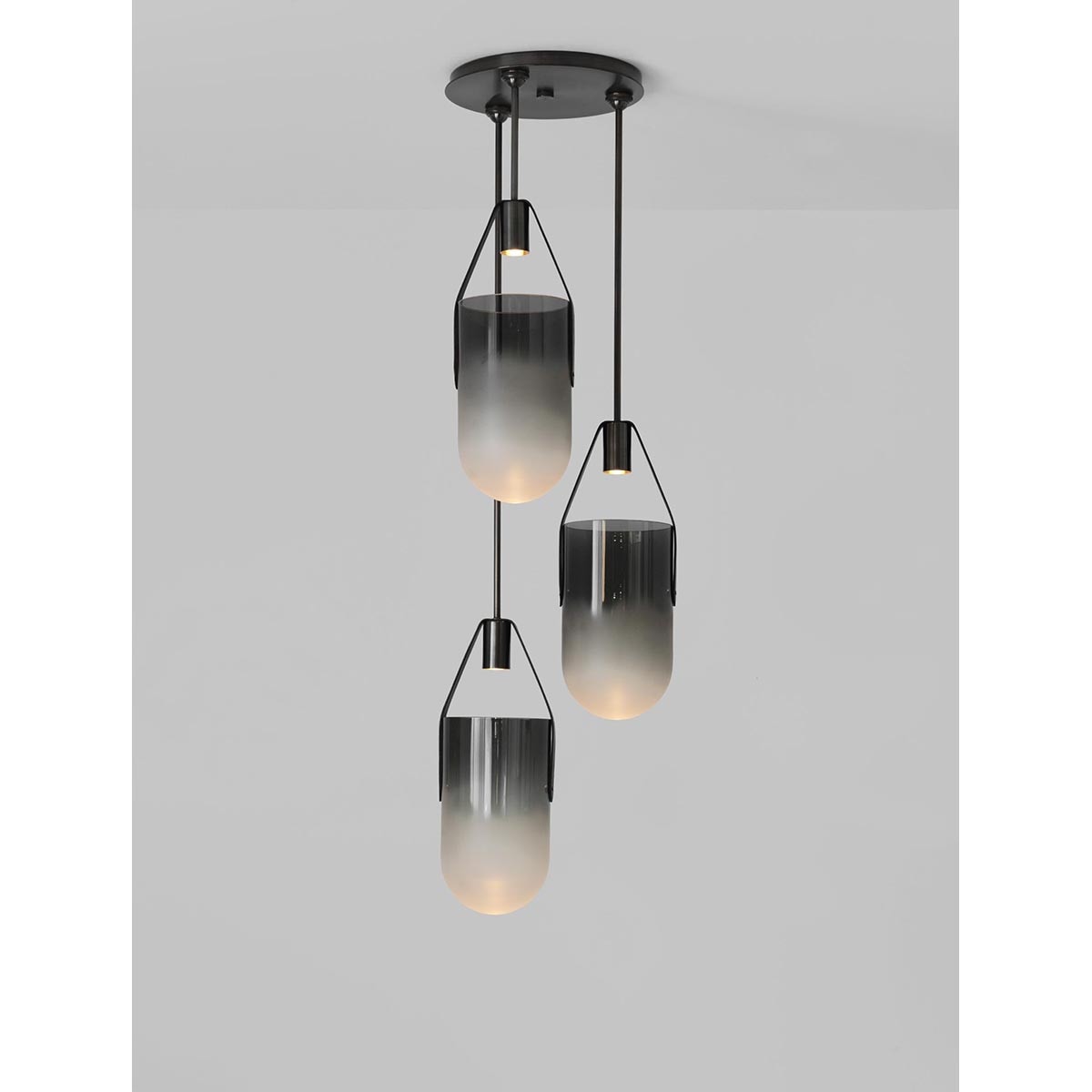 【ALLIED MAKER】 アメリカ・インテリア照明「Well 3」ペンダントライト 3灯 カスタムカラー (W451×D451mm)