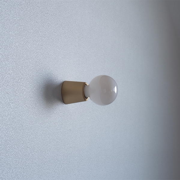 【国内メーカー】デザイン照明「muni」ウォールライト　ゴールド（φ55×H50mm）