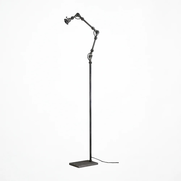 エンジニアサイドフロアライト「Engineer sidefloor」ビンテージメタル（W183×D243mm）