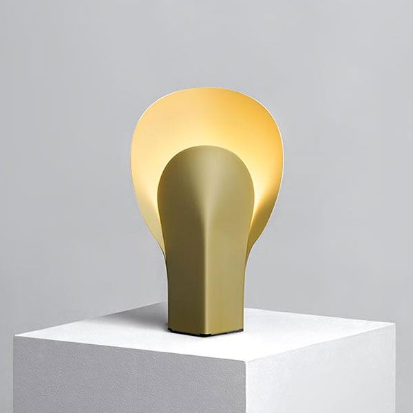 【Rakumba】オーストラリア・デザイン照明「PLUME」テーブルライト（W210×D100×H360mm）