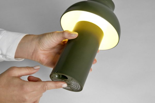 【HAY】「PC Portable table lamp, olive」テーブルランプ オリーブ(Φ140×H220mm)
