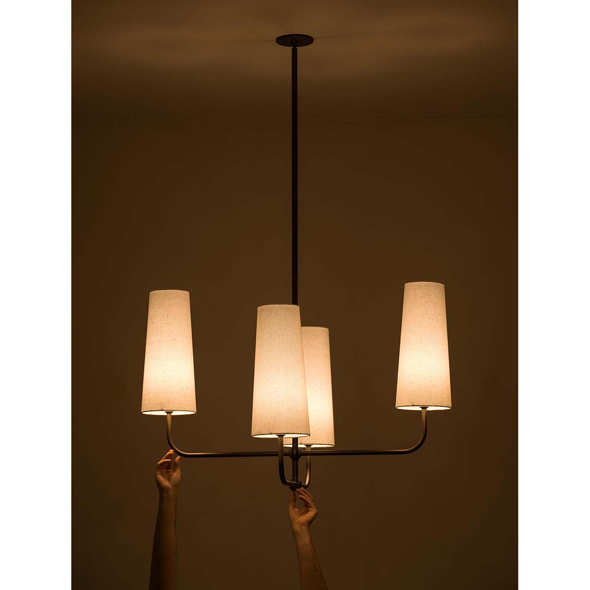 【ALLIED MAKER】 アメリカ・インテリア照明「Bola 4 Chandelier」ペンダントライト 4灯 カスタムカラー (W788×D1093×H666mm)