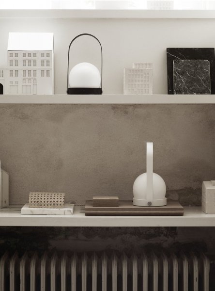 【Menu】「Carrie LED table lamp, black」テーブルランプ ブラック(Φ135×H245mm)