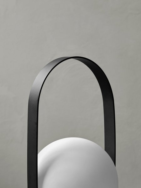 【Menu】「Carrie LED table lamp, black」テーブルランプ ブラック(Φ135×H245mm)