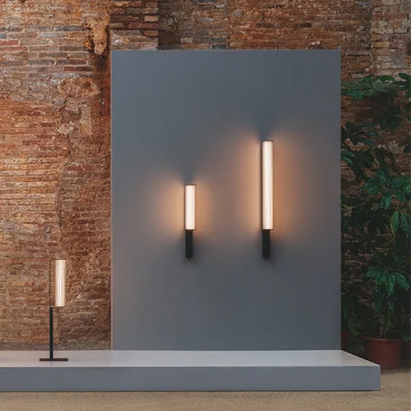 【VIBIA】スペイン・デザイン照明「Class」アウトドアウォールライト ブラック(W180×D90×H960mm)