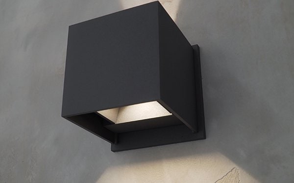 【ET2】アメリカ・ホテルライクなアウトドアウォールライト「ALUMILUX CUBE」2灯(W110×D110×H110mm)