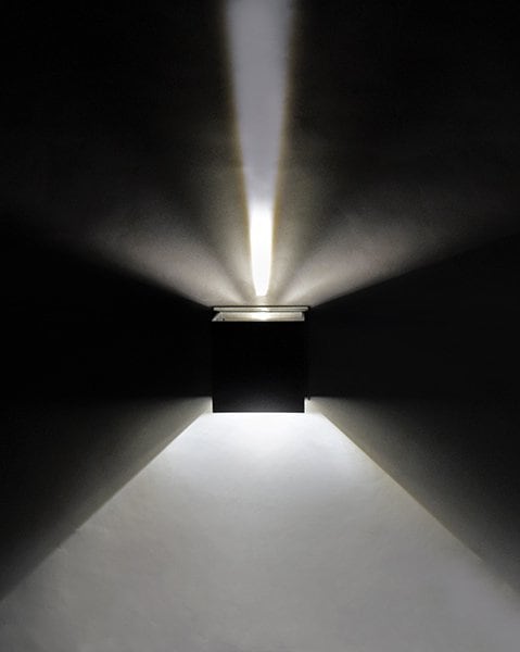 【ET2】アメリカ・ホテルライクなアウトドアウォールライト「ALUMILUX CUBE」2灯(W110×D110×H110mm)