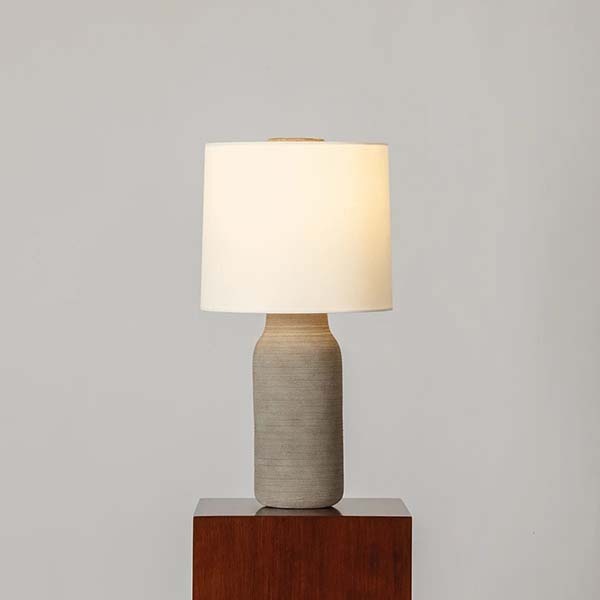 【MITZI】アメリカ・モダンテーブルライト「Stassi」1灯 グレー／ゴールド（Φ356×H674mm）