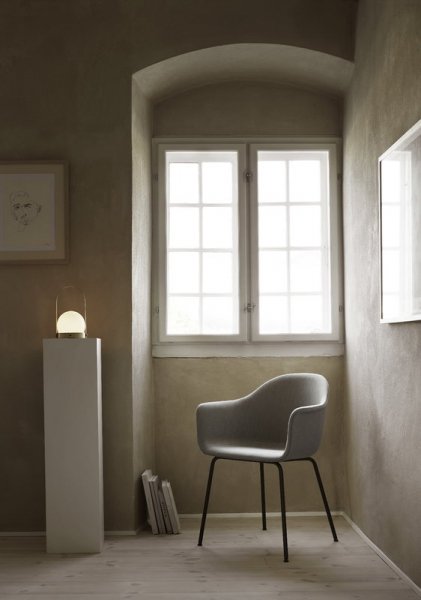 【Menu】「Carrie LED table lamp, brushed brass」テーブルランプ ブラッシュドブラス(Φ135×H245mm)