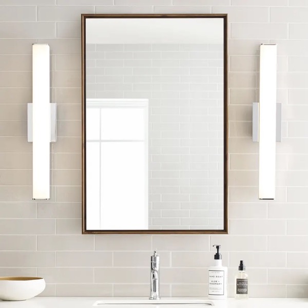 【TECH LIGHTING】アメリカ・ウォールライト「Lynn 25 Bath」シルバー（W638×D110×H122mm）