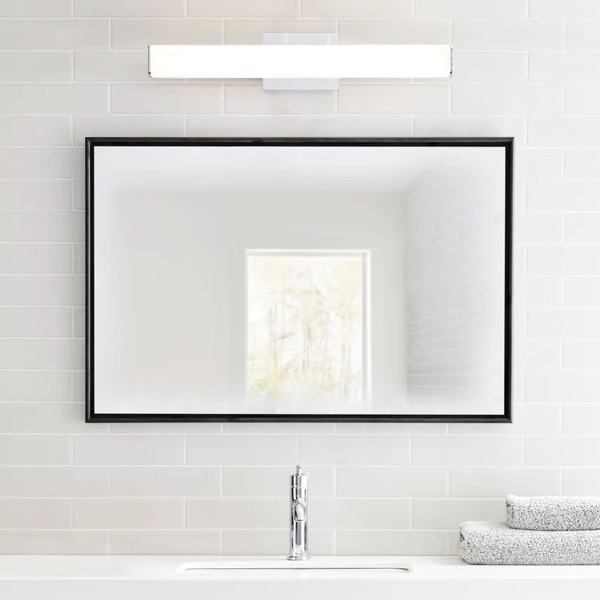 【TECH LIGHTING】アメリカ・ウォールライト「Lynn 25 Bath」シルバー（W638×D110×H122mm）